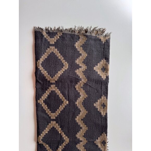 Aritzia WILFRED Scandi Diamond Mosaic Wool Fringed Rectangle Blanket Scarf - Picture 2 of 11